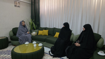 حضور کادر تربیتی دبیرستان در منزل دانش‌آموزان