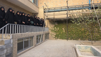 بازدید از خانه‌ی پدری مقام معظم رهبری به مناسبت هفته بسیج