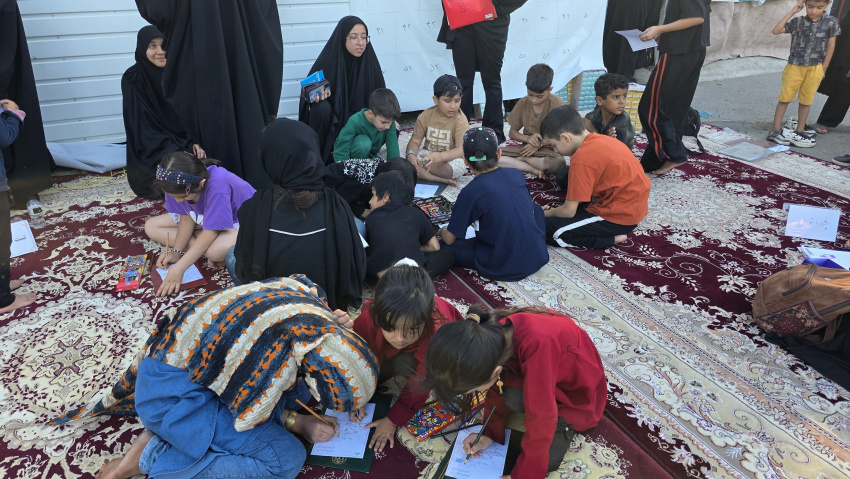 خدمت دانش آموزان معارفی در غرفه کودک و نوجوان بانوان ستاد اجرایی فرمان امام خمینی (رحمةالله علیه)